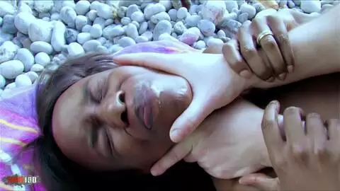 Follada feroz en la playa con la guapa negra Kenya Diaw photo 15