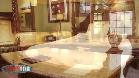 El coño empapado de una milf latina tetona photo 04