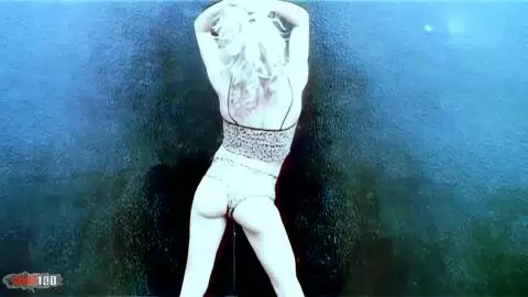 Perra en celo denuda para tu disffrute photo 03