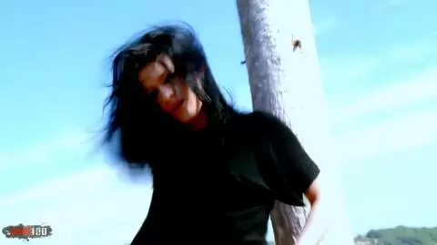 La estrella porno Lana Fever haciendo un striptease con hielo photo 03