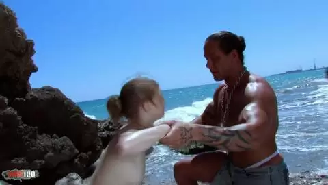 Entrenamiento deportivo MUY sexual para esta linda pelirroja photo 02