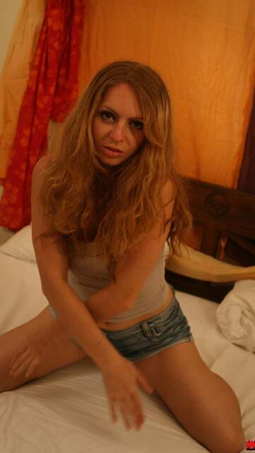 Lena Harrys Foto Sexy Gratis #017