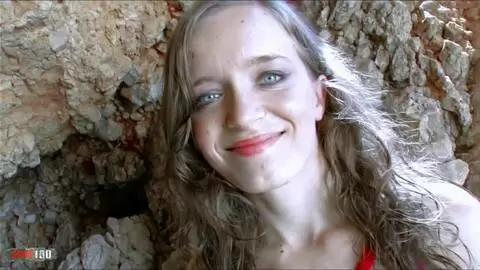 Lena Luminescente en Legging súper sexy es follada por el culo en las rocas photo 01