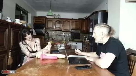 Lexy Karma, MILF francesa tatuada, chupa y folla en la cocina photo 1