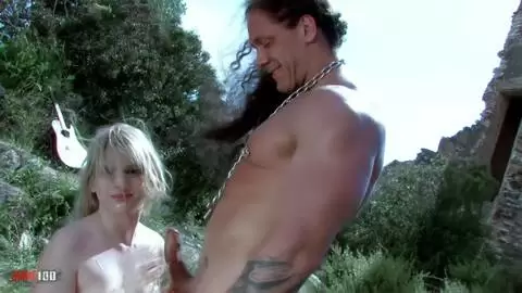 La rubia francesa Lillian Love prueba la enorme polla de Rob Diesel por el culo y el coño photo 16