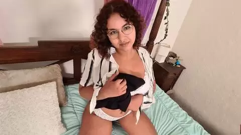 Sesión de fotos con la bella árabe española de origen árabe Lily Morena que finaliza con una mamada photo 8