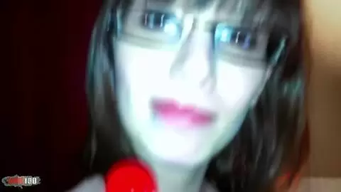 Morena tetona francesa Lola Vinci follada en el baño de la fiesta photo 01