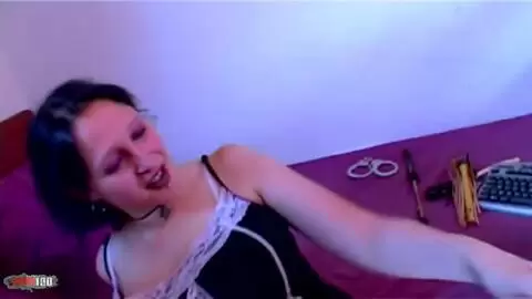 Sexo lesbico con un poco de sado