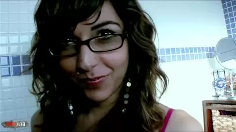 Fiesta salvaje: Lou Charmelle, pornstar francesa, recibe duro sexo anal y vaginal photo 03