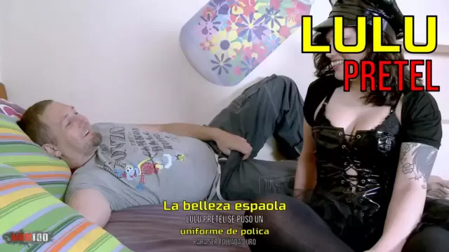 La belleza española Lulu Pretel se puso un uniforme de policía para ser follada duro