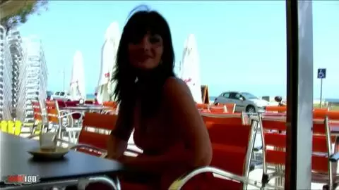 Luna Negra una preciosa española a la que le encanta que la follen en lugares públicos photo 01