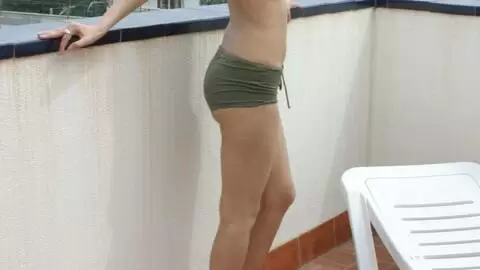 Lyam haciendo un strip  photo 11