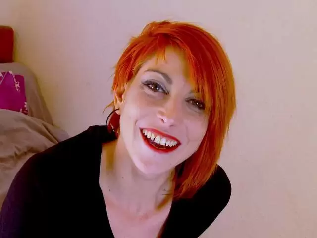 Entrevista sexy con Lyza Vondee  photo 1