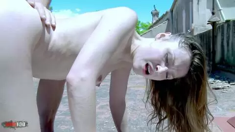 Flaca rusa Macy Ssens cogida dura y poderoso orgasmo