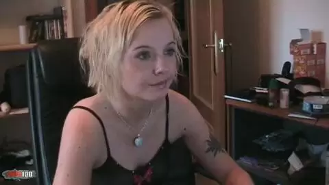 Maeva Blue desnudandose   photo 01