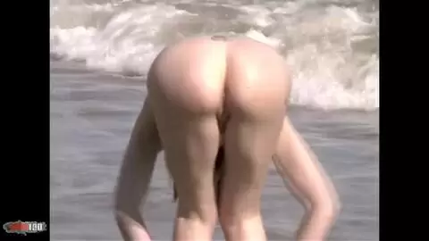 Mahylis posando  al lado del mar   photo 06