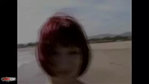 Mahylis posando  al lado del mar   photo 16