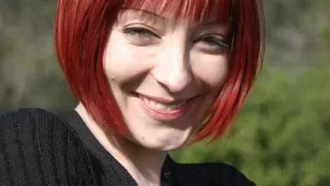 Mahylis desnudandose  en el bosque  photo 1