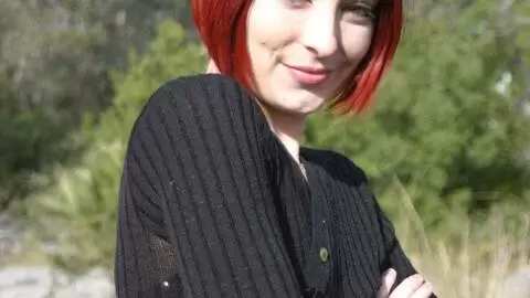 Mahylis desnudandose  en el bosque  photo 2