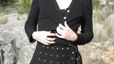 Mahylis desnudandose  en el bosque  photo 8