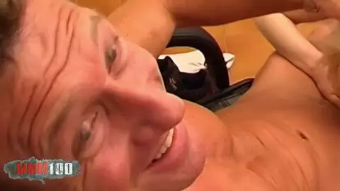 Pascal Saint James golpea a su delgada secretaria checa Maica en el escritorio de la oficina photo 07