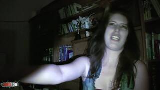 Allya conoce a un insecto verd