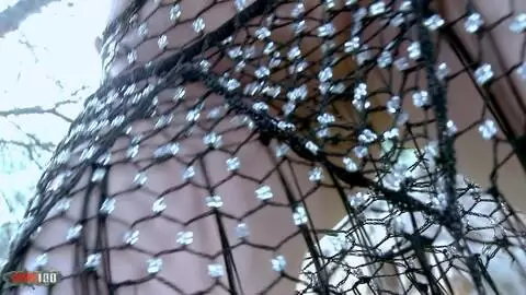 Margaux Lenoir posando  en medio del bosque  photo 11