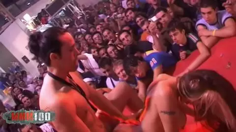 Marlon, follando en vivo en el escenario con dos chicas calientes photo 07