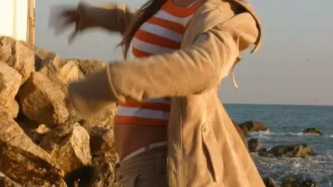 Marta posando  en la playa  photo 8