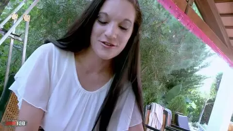 Sexo en el sofá con la flaca morena francesa Megan photo 01