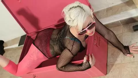 Milky Cooper stripteas photo 16