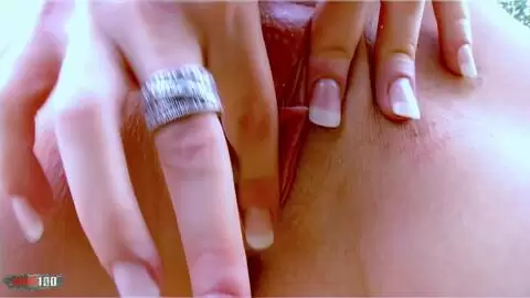 Moana haciendo un strip  photo 12