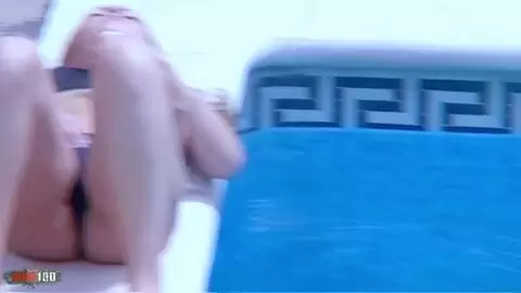 moana pool shower