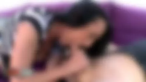 Mya Lorenn haciendo una mamada