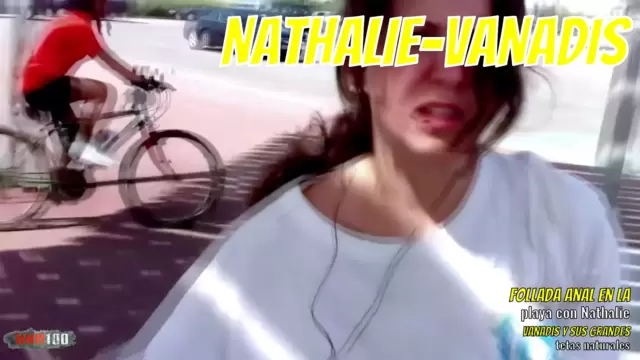 Follada anal en la playa con Nathal...