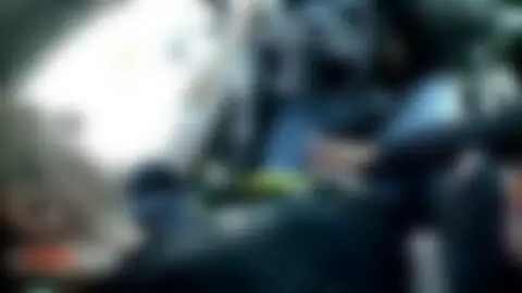 Nikki Litte hace una paja en el coche