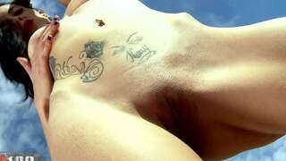 Nina hot enseÃ±ando su cuerp...