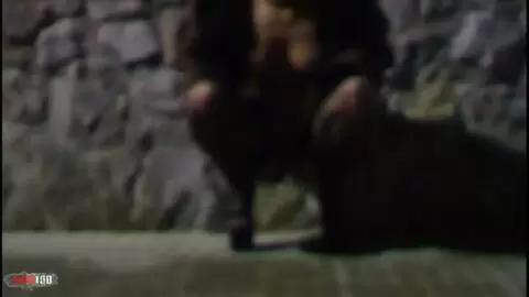 ¡Nina Lisa hace pis de noche en la calle! photo 01