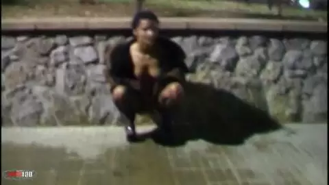 ¡Nina Lisa hace pis de noche en la calle! photo 08