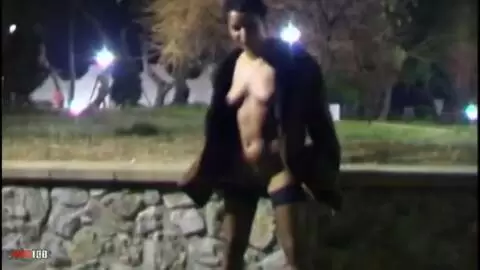 ¡Nina Lisa hace pis de noche en la calle! photo 10