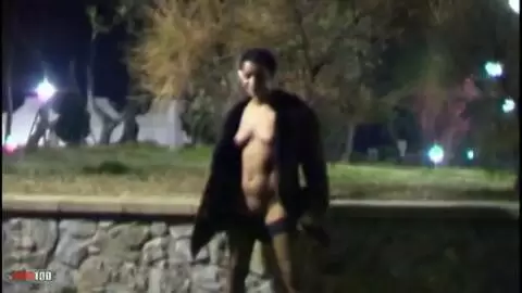 ¡Nina Lisa hace pis de noche en la calle! photo 13