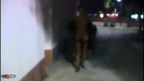 ¡Nina Lisa hace pis de noche en la calle! photo 14