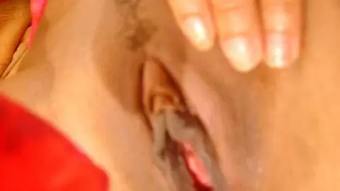 Nina Lisa posando  en el sofá  photo 11