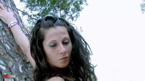 Noemi Joly en el bosque photo 14