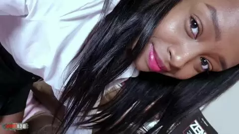 Buen polvo delante de la webcam con la preciosa negra colombiana Paris