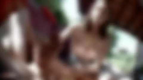 Pauline Cooper haciendo una paja a Terry Kemaco