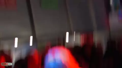 2 strippers teniendo sexo con un strapon en público photo 03