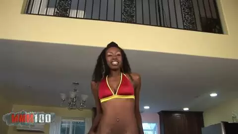 La diosa negra Royce Rae se enfrenta a la enorme BBC de Rico Strong