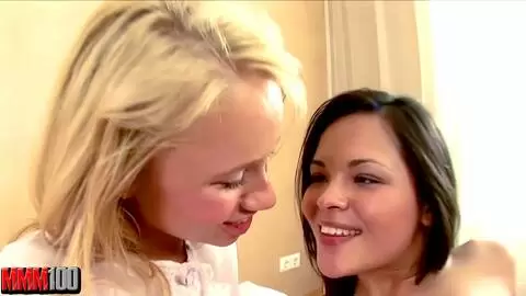 Rubia en el crimen lesbiano morena photo 16