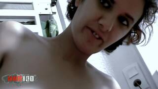 Sandra haciendo un strip 